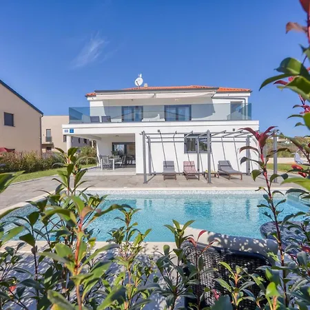 Villa Victoria *